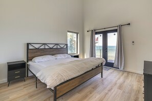 3 slaapkamers, een strijkplank/strijkijzer, reisbedje, wifi