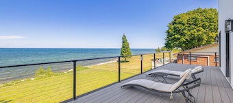Lake Ontario Hideaway - Nature & Stillness Await!