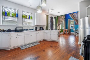 Microwave, oven, stovetop, dishwasher