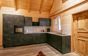 冷蔵庫、コンロ、食器洗い機、コーヒー / ティーメーカー