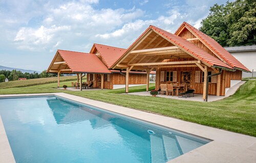 Lovely home in Stainz with heated swimming pool