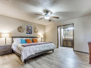 4 soverom, skrivebord, strykejern/-brett og wi-fi (inkludert)