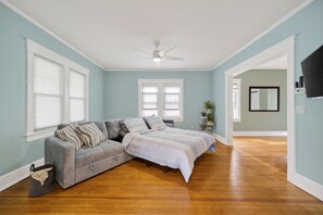 تلفزيون، كُتُب