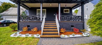 14 Guest, 9 Bed, Family Getaway- 30 min from NYC