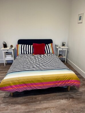2 bedrooms, iron/ironing board, free WiFi, bed sheets