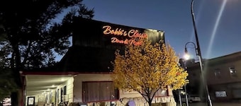 Bobbi's Classic Motel