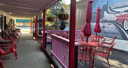 Bobbi's Classic Motel