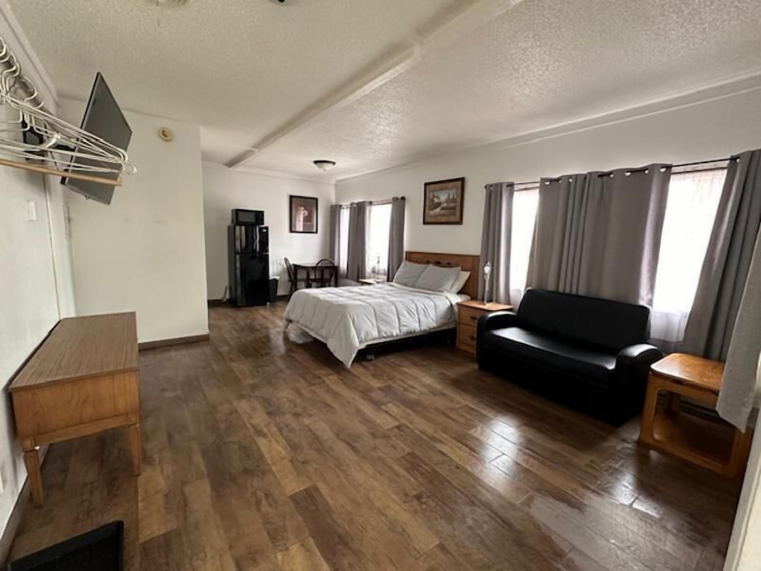 Standard Suite | Living area