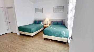 2 bedrooms, iron/ironing board, free WiFi, bed sheets