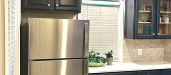 Lovely 2-bedroom house with newly remodeled bathroom in Saint Paul