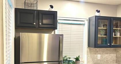 Lovely 2-bedroom house with newly remodeled bathroom in Saint Paul