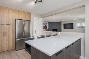 Interior - The Desert Rose A Modern home in a great location (Sedona)