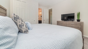 5 bedrooms, iron/ironing board, WiFi, bed sheets