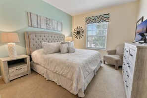 3 habitaciones, tabla de planchar con plancha, wifi y ropa de cama 