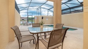 Outdoor dining - BCH3027 (Kissimmee)