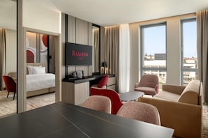 Deluxe Suite, 1 King Bed - Ramada by Wyndham Zalau (Zalau)