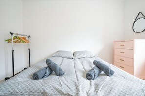 Apartment | Free WiFi - Modernized Bed & Bath   (Holstebro)