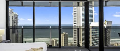 1 bedroom, in-room safe, iron/ironing board, free WiFi