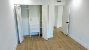 Interior - Stunning Waterfront Condo, Fully Remodeled – Bring Your Boat, No Fixed Bridges! (Boca Raton)