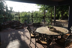 Outdoor dining - Spacious 3BR Sedona Home • Quiet Area • Private Patios & Dark Sky (Sedona)