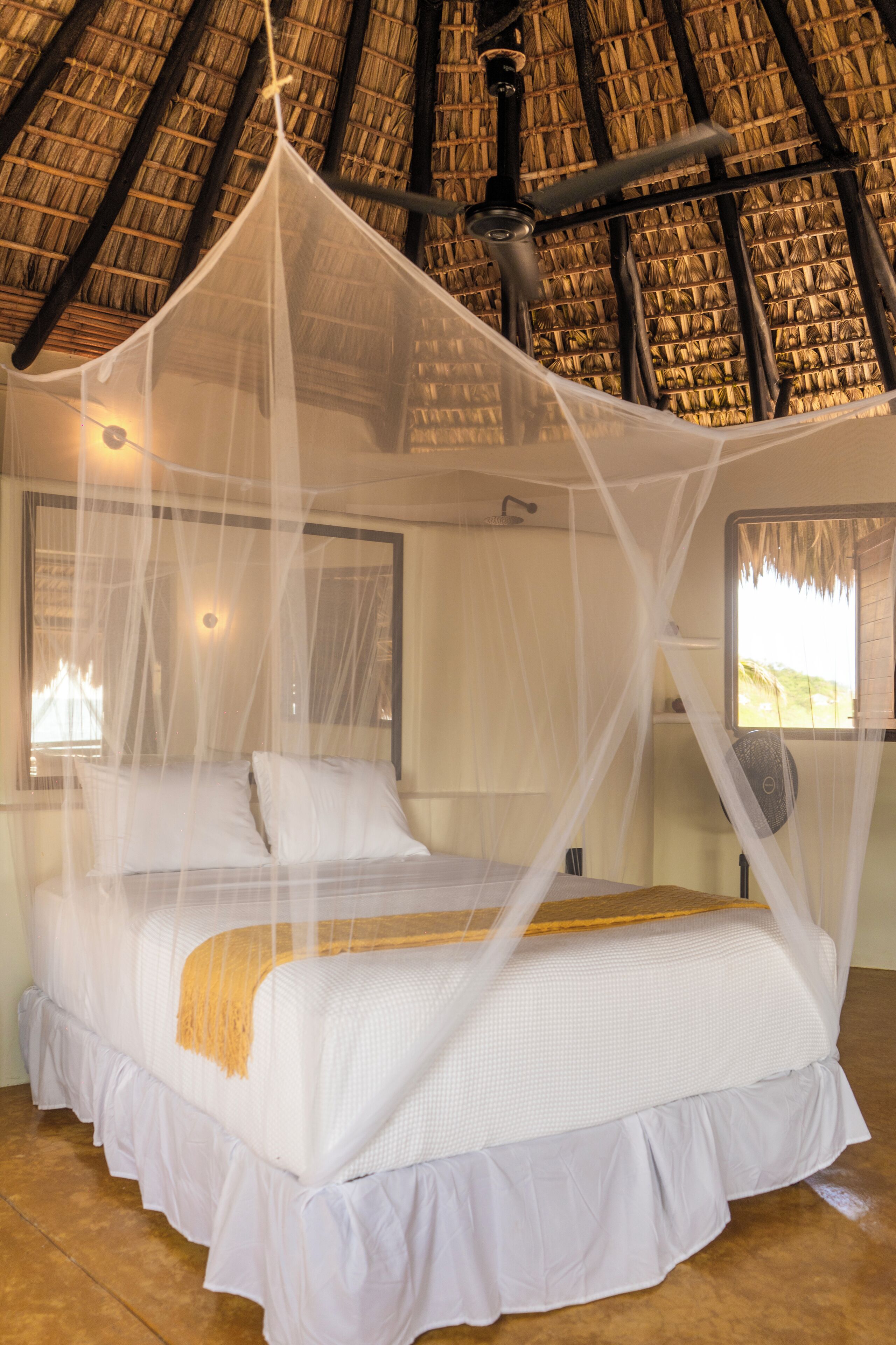 Premium Room | Desk, laptop workspace, bed sheets