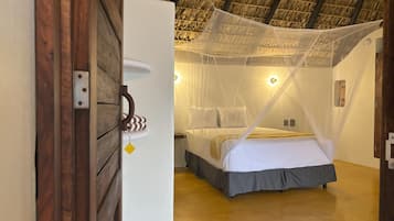 Habitación superior | Escritorio, espacio para trabajar con laptop y ropa de cama