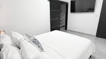 In-room safe, free WiFi