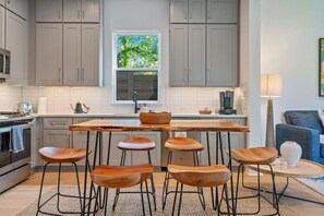 Fridge, microwave, oven, stovetop - Modern Family Comfort | 2BR/2.5BA Sleeps 6 (Austin)