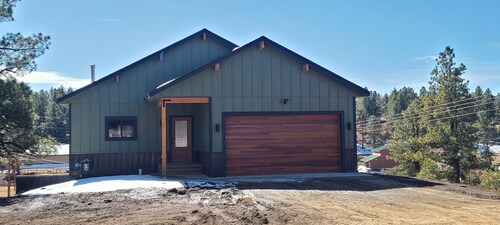 Perfect full season getaway 4-bedroom house in Pagosa Springs!