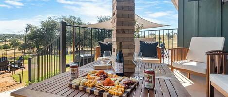 تناول الطعام بالخارج