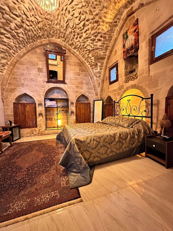 Luxury Suite, City View