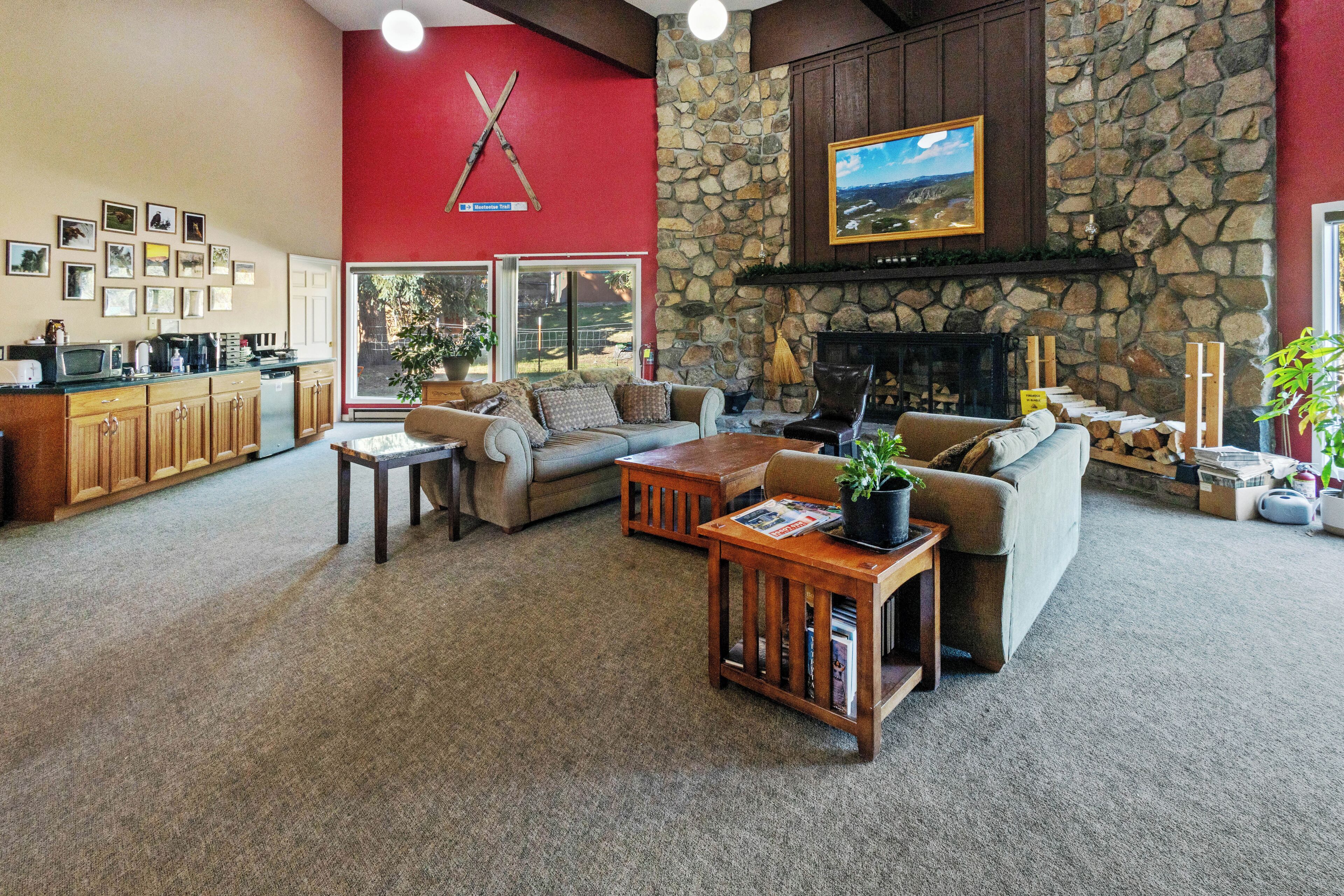 Smart TV, fireplace, books