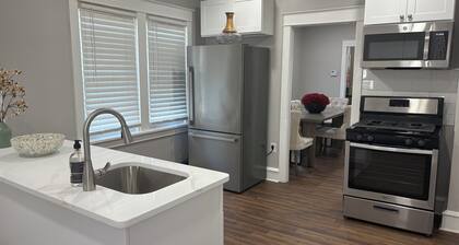 Chic 2-bedroom Bungalow