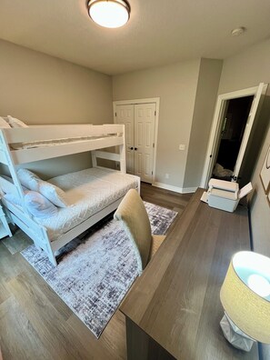 3 bedrooms, free WiFi, bed sheets
