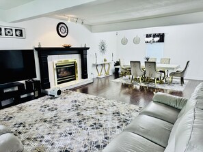 TV, fireplace
