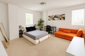 2 bedrooms, desk, iron/ironing board, free WiFi