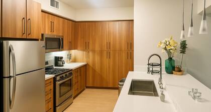 Modern 2-bedroom in Los Angeles 5 minutes from Universal Studios