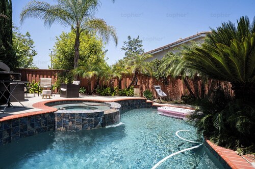 Cozy Luxe Stay w/ Resort-Style Amenities