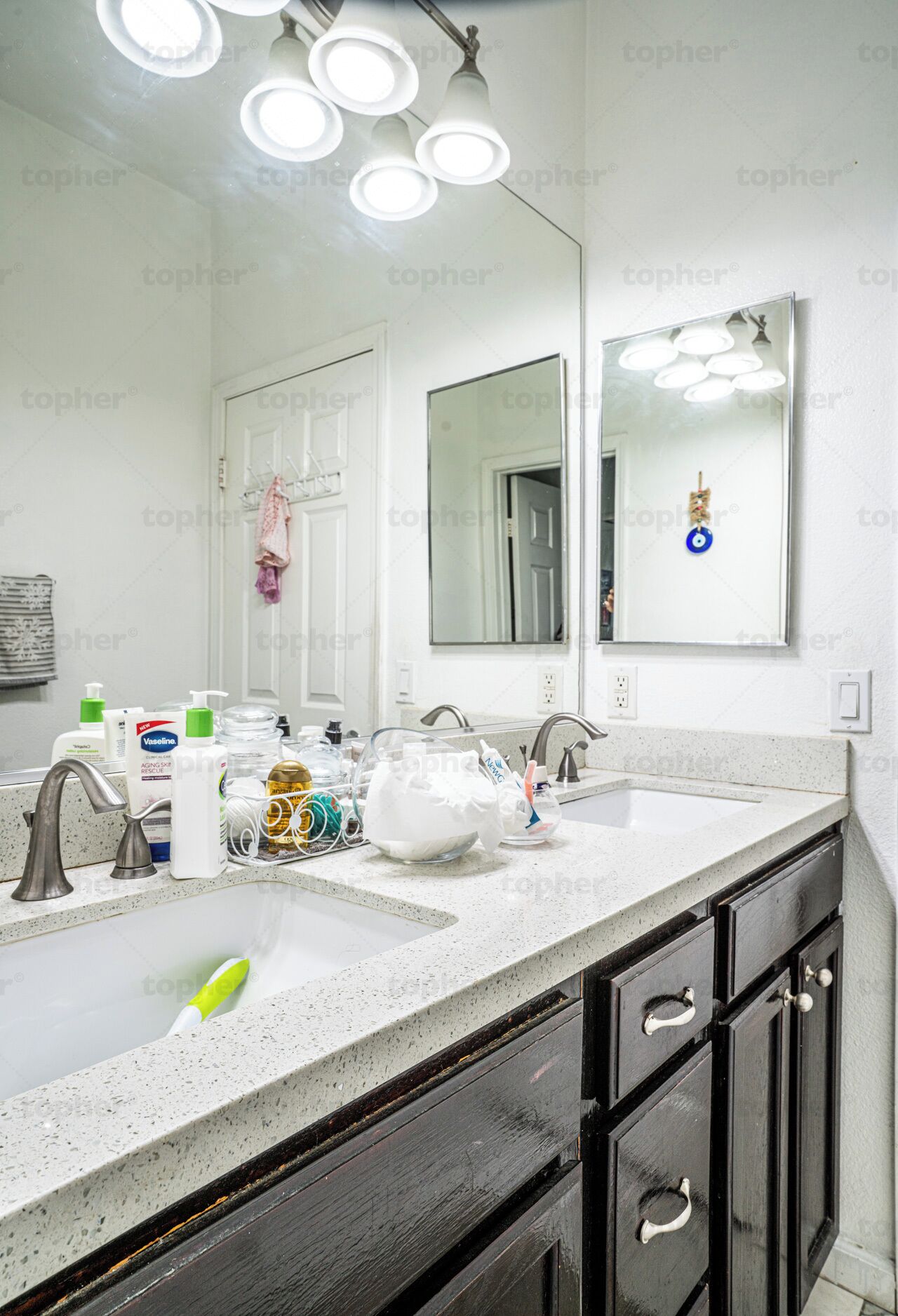 淋浴设施、吹风机、坐浴桶、毛巾