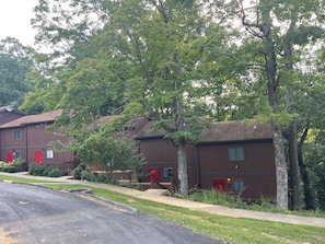 Exterior - Family friendly 2-bedroom lake getaway in serene Jamestown with pool (Jamestown)