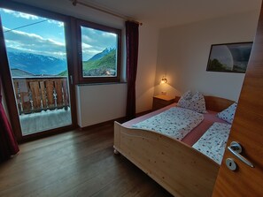 1 bedroom, WiFi, bed sheets