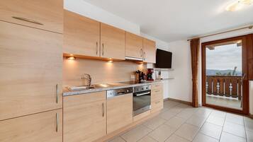 Kühlschrank, Ofen, Herdplatte, Geschirrspüler