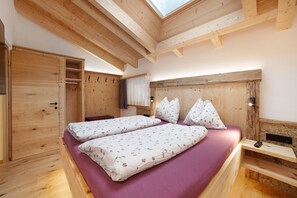 1 bedroom, WiFi, bed sheets - Apartment 'Bartgeier' with Mountain View, Shared Garden and Wi-Fi (Lagundo)