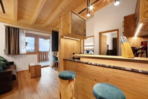 Interior - Apartment 'Turmfalke' with Mountain View, Shared Garden and Wi-Fi (Lagundo)