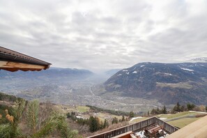 Property grounds - Apartment 'Turmfalke' with Mountain View, Shared Garden and Wi-Fi (Lagundo)