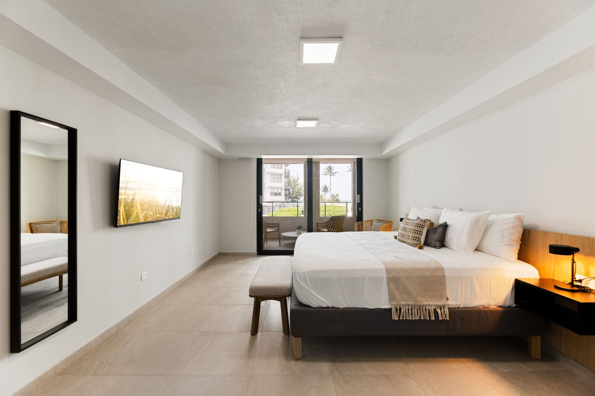 6 chambres, coffre-fort, literie fournie
