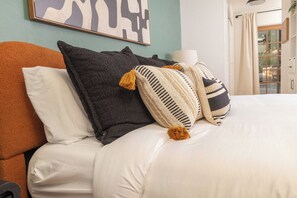 4 bedrooms, desk, travel crib, free WiFi