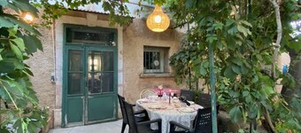 House in farmhouse outside Pézenas 3 bedrooms air-conditioned garden parking