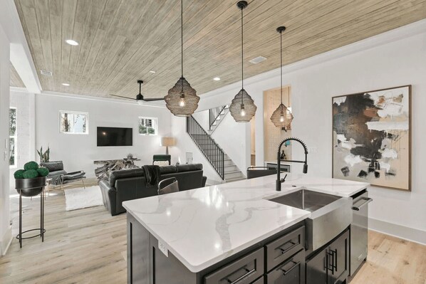 Maison (Multiple Bedrooms) | Intérieur