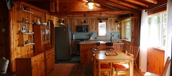 Enjoy this Wonderful cabin on Spec Lake!